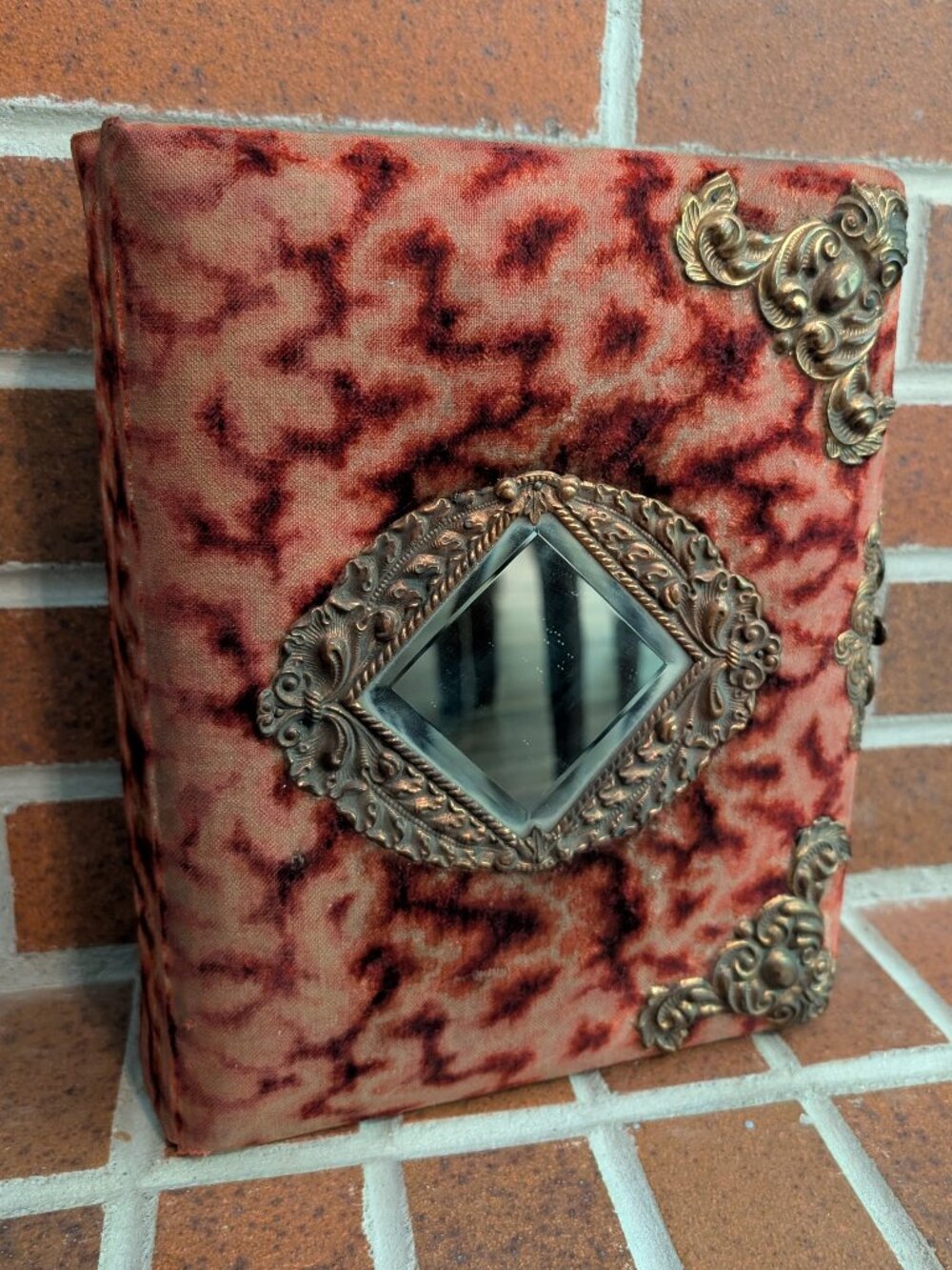 📸 Vintage Victorian Style Velvet Photo Album / Memory Book